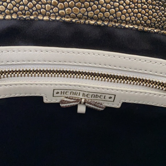 Henri Bendel crossbody, clutch with magnetic clips - Picture 4 of 11